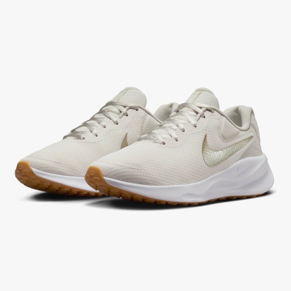 Nike Shoes - 💙 Nike Women's Revolution 7 Running Shoes 💙